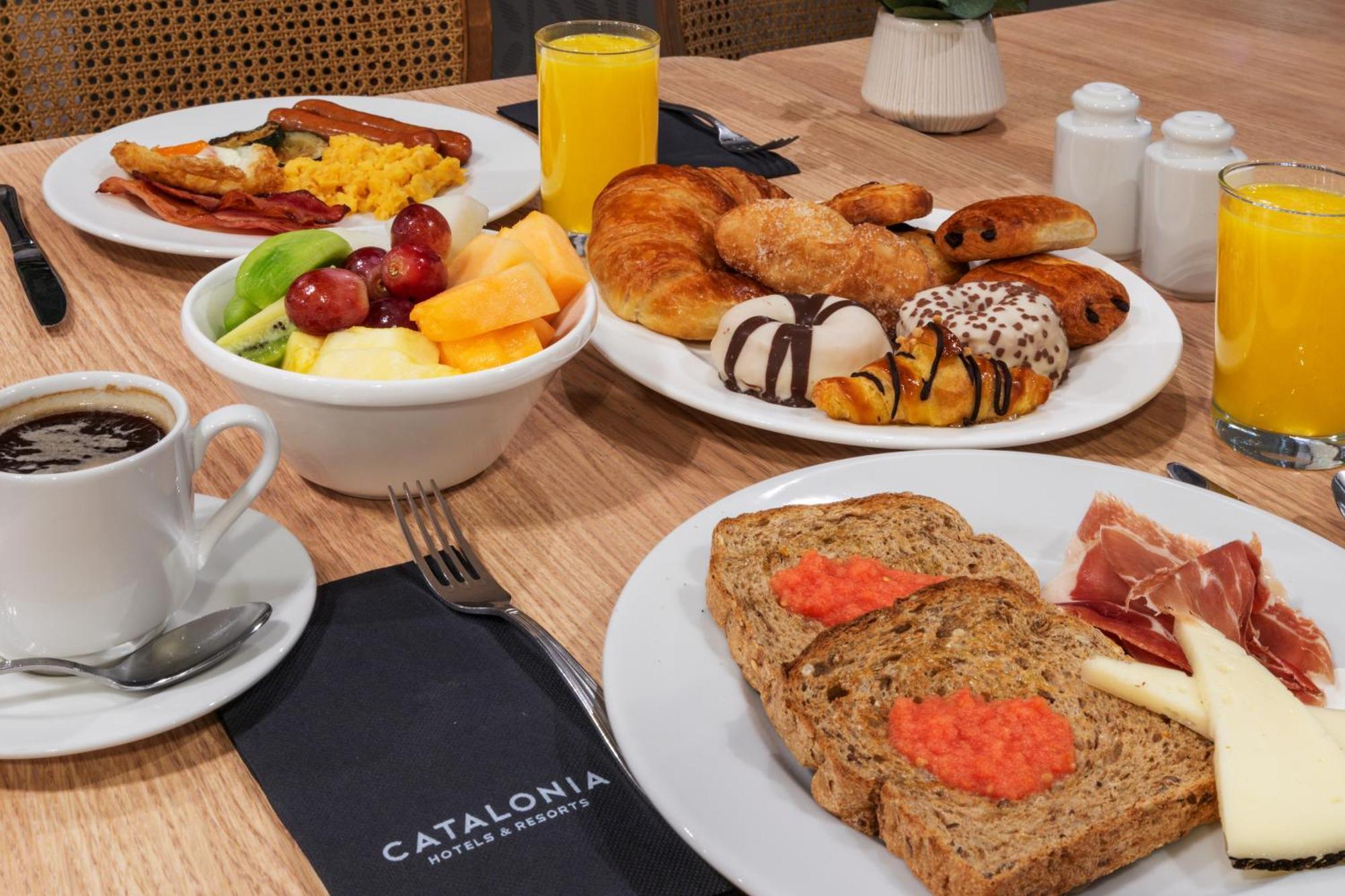 Hotel Catalonia Atocha Madrid Exterior foto